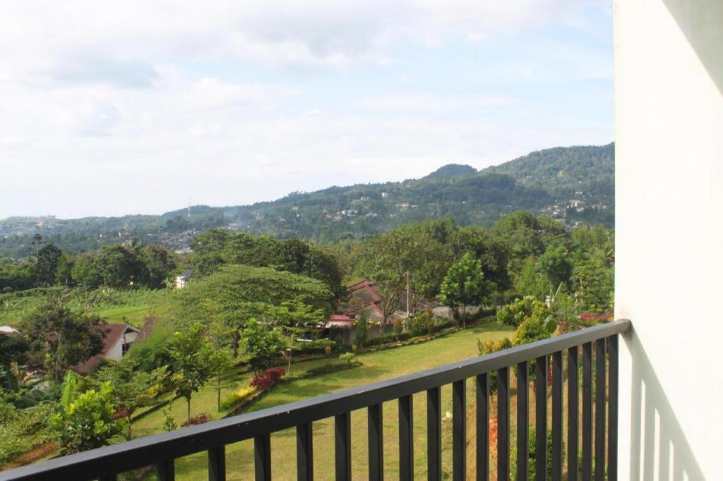 Graha Widjaja Hotel Puncak Buitenkant foto